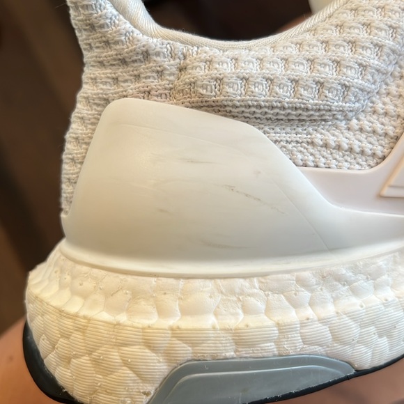 Adidas Ultra Boost women’s 8.5 - Picture 10 of 11